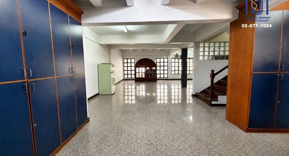 Casa adosada en venta de 4 habitaciones en Khlong San, Bangkok