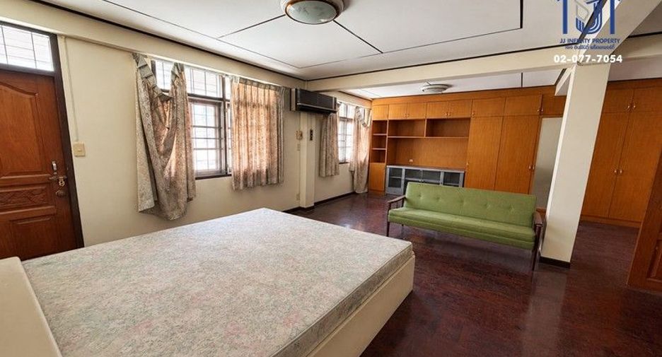 Casa adosada en venta de 4 habitaciones en Khlong San, Bangkok