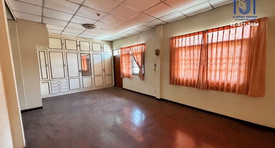 Casa adosada en venta de 4 habitaciones en Khlong San, Bangkok