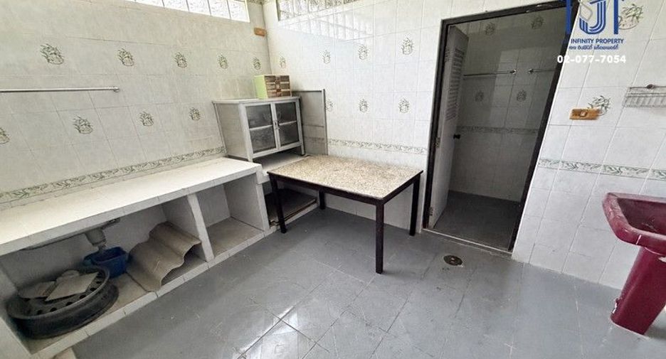 Casa adosada en venta de 4 habitaciones en Khlong San, Bangkok