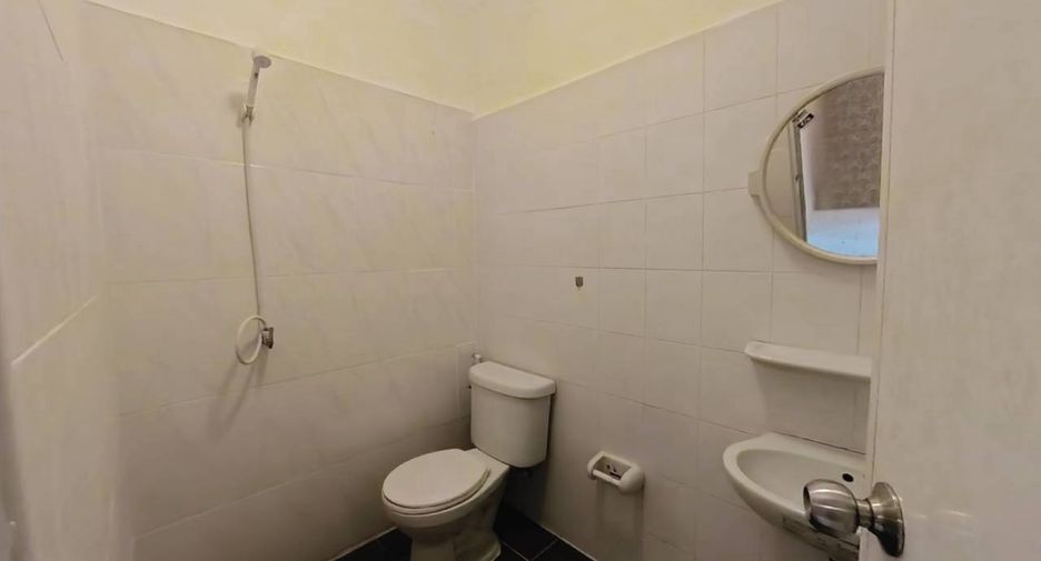 Casa adosada en venta de 3 habitaciones en Mueang Samut Prakan, Samut Prakan