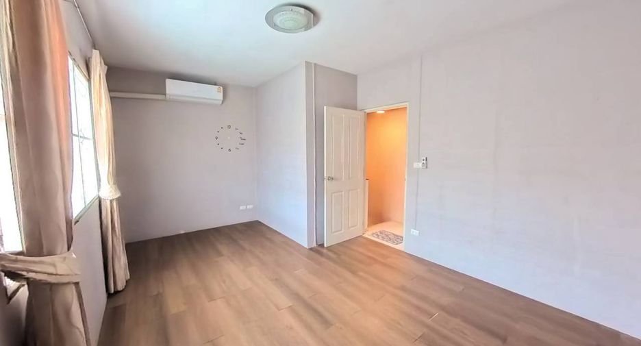 Casa adosada en venta de 3 habitaciones en Mueang Samut Prakan, Samut Prakan