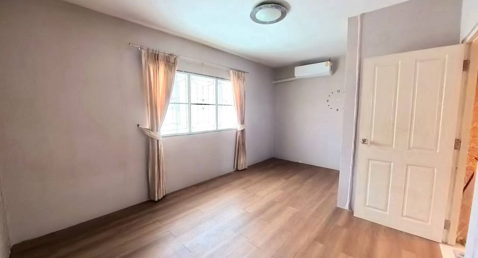 Casa adosada en venta de 3 habitaciones en Mueang Samut Prakan, Samut Prakan