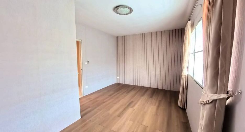 Casa adosada en venta de 3 habitaciones en Mueang Samut Prakan, Samut Prakan