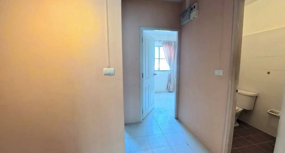 Casa adosada en venta de 3 habitaciones en Mueang Samut Prakan, Samut Prakan