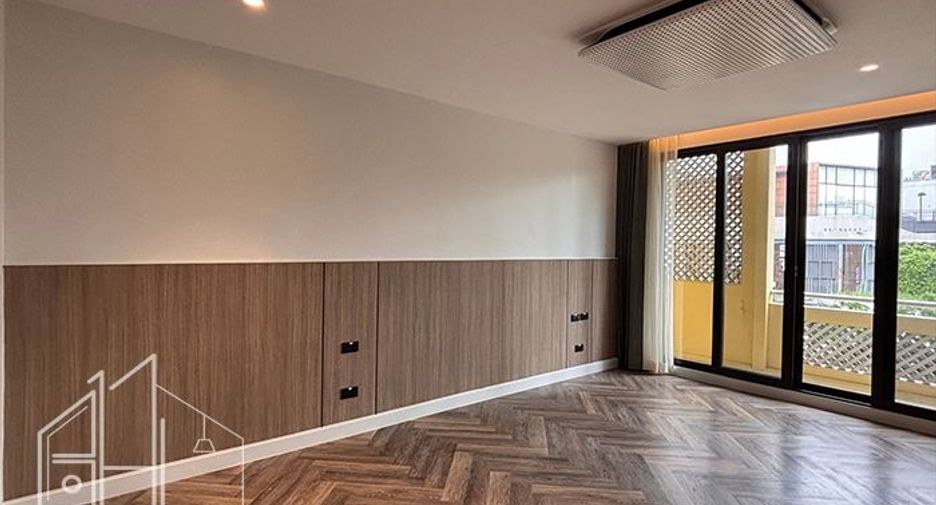 À louer 3 chambres appartement à Watthana, Bangkok