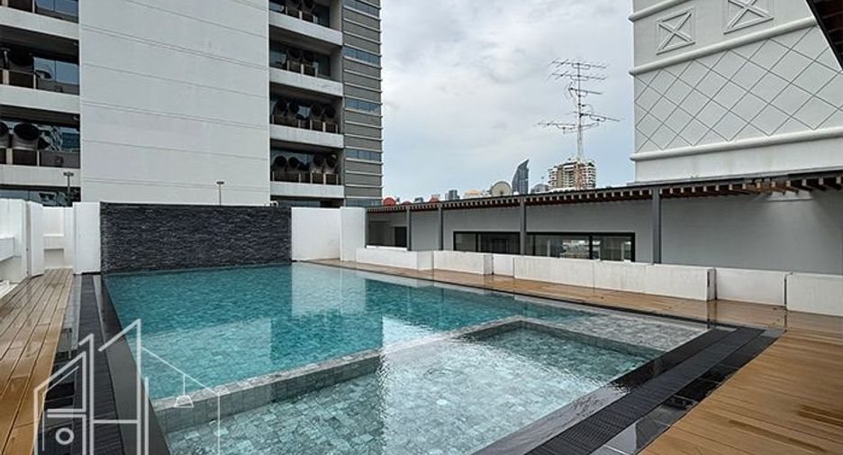 À louer 2 chambres condo à Watthana, Bangkok