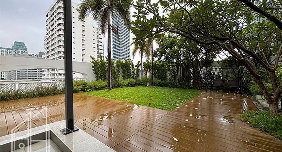 À louer 2 chambres condo à Watthana, Bangkok