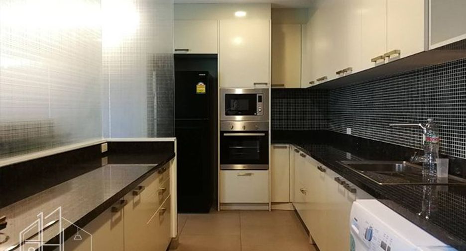 À louer 2 chambres appartement à Watthana, Bangkok