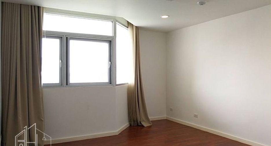 À louer 4 chambres condo 