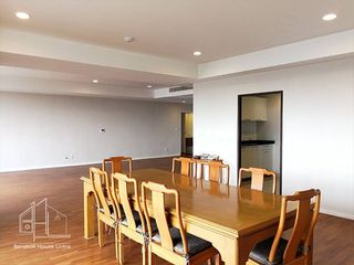 For rent 4 bedrooms condo in Watthana, Bangkok
