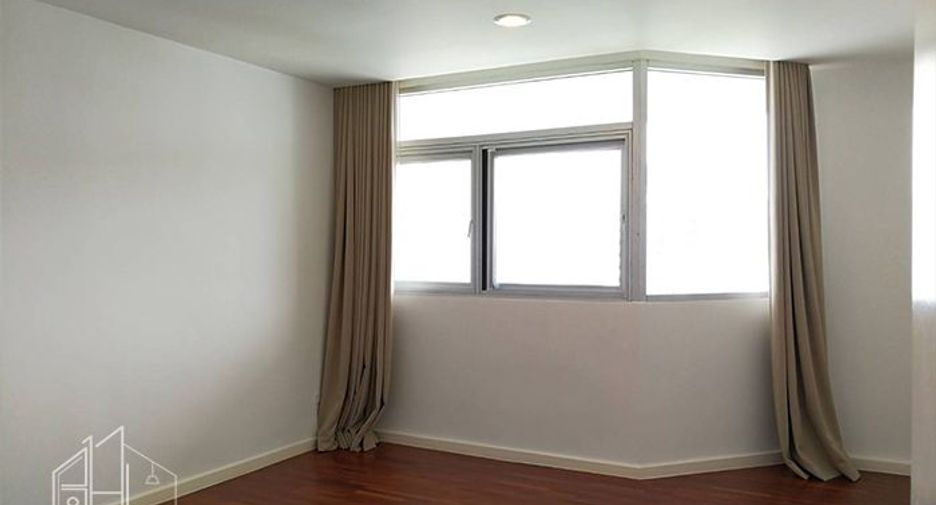 À louer 4 chambres condo 