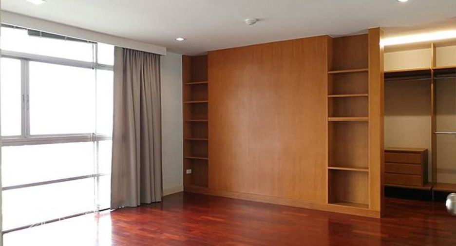 À louer 3 chambres condo à Watthana, Bangkok