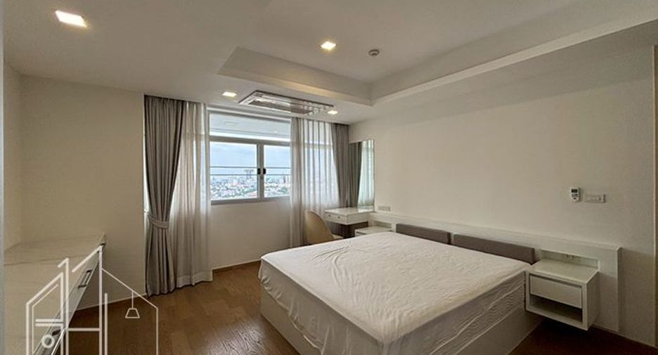 À louer 3 chambres condo 