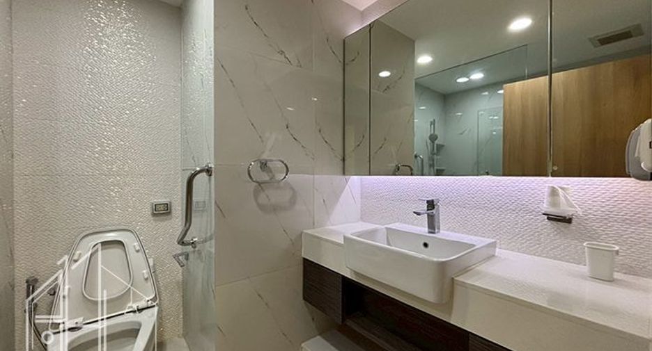 À louer 3 chambres condo 