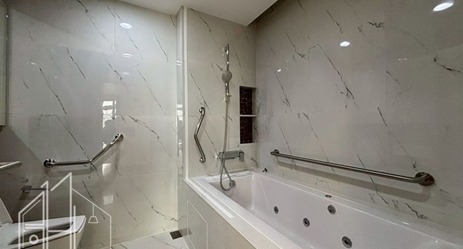 À louer 3 chambres condo 