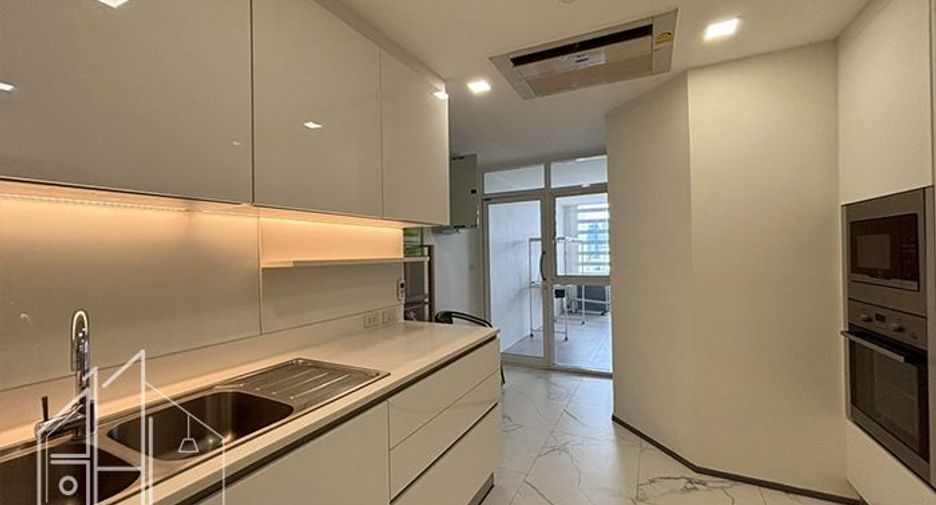 À louer 3 chambres condo 