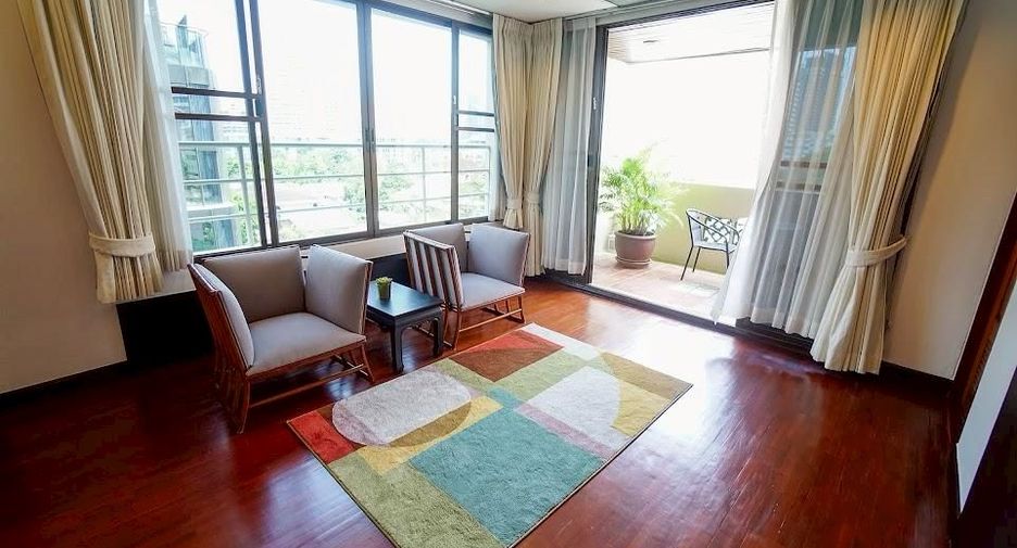 出租 4 卧室 公寓式住宅 在 Watthana, 曼谷