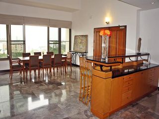 出租 4 卧室 公寓式住宅 在 Watthana, 曼谷