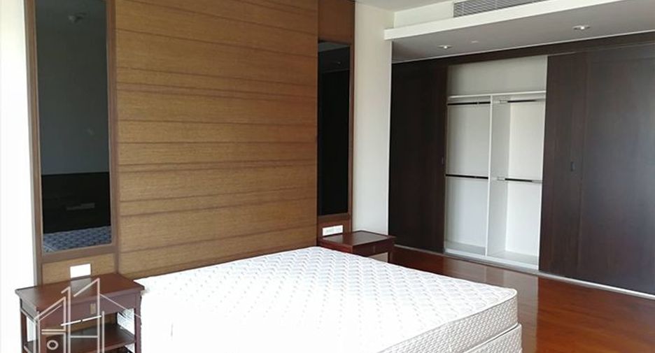 Apartamento en alquiler de 3 habitaciones en Watthana, Bangkok