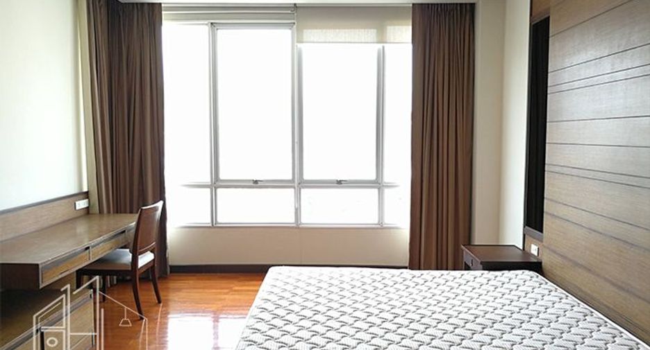 Apartamento en alquiler de 3 habitaciones en Watthana, Bangkok