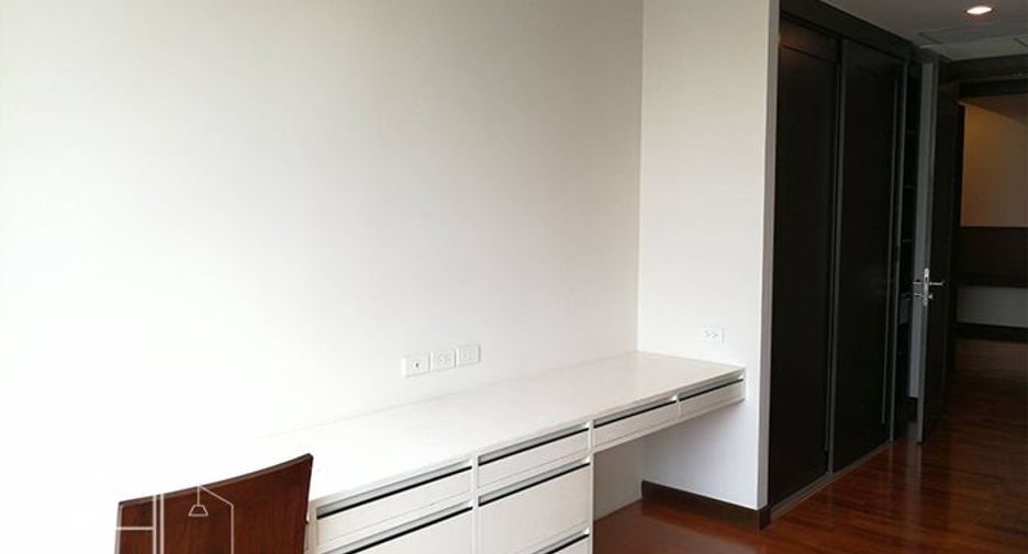 Apartamento en alquiler de 3 habitaciones en Watthana, Bangkok