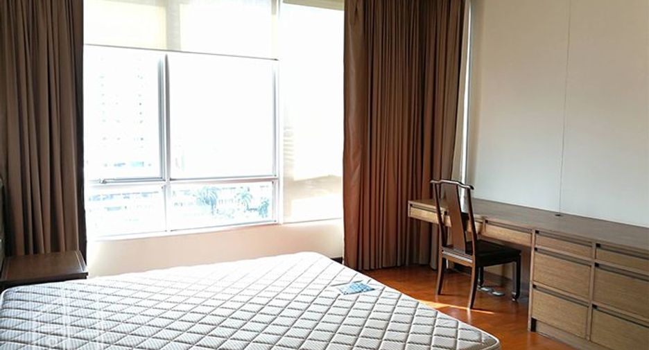 Apartamento en alquiler de 3 habitaciones en Watthana, Bangkok