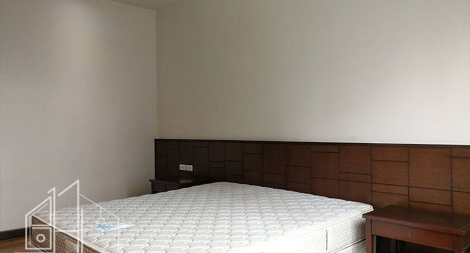 Condo en alquiler de 3 habitaciones en Watthana, Bangkok