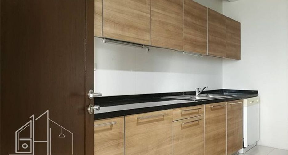 Condo en alquiler de 3 habitaciones en Watthana, Bangkok
