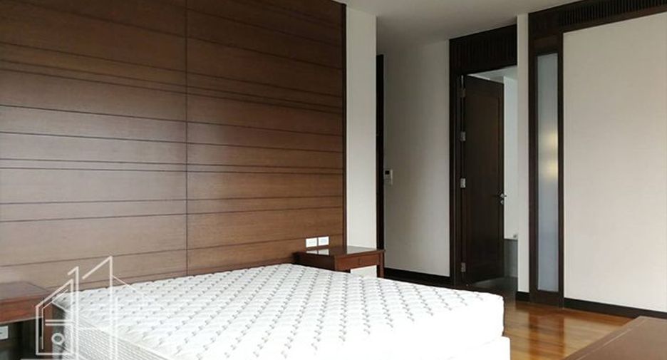Condo en alquiler de 3 habitaciones en Watthana, Bangkok