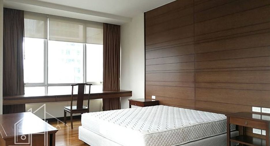 Condo en alquiler de 3 habitaciones en Watthana, Bangkok