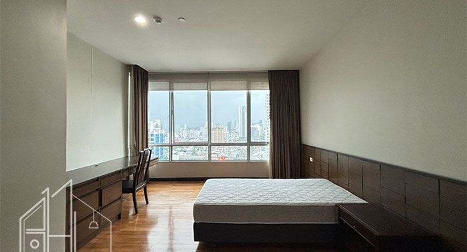 À louer 3 chambres condo à Watthana, Bangkok