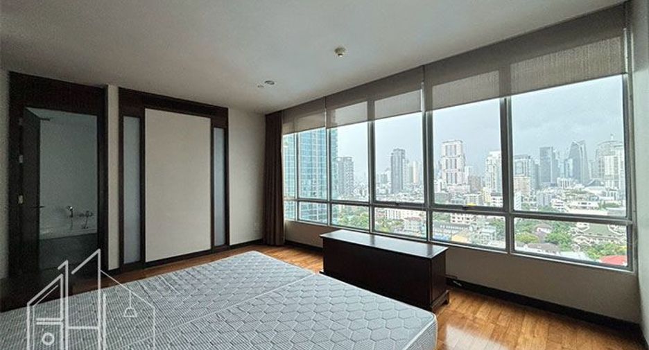 À louer 3 chambres condo à Watthana, Bangkok