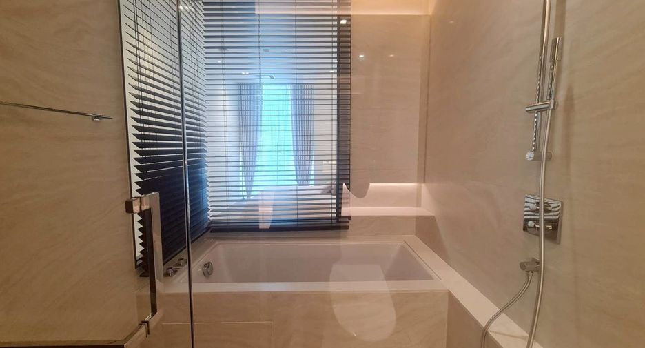 For sale 2 bedrooms condo in Khlong Toei, Bangkok