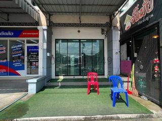 Oficina en venta de 2 habitaciones en Khlong Sam Wa, Bangkok