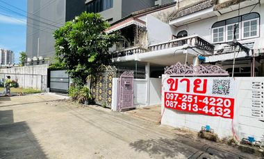 Casa adosada en venta de 3 habitaciones en Mueang Nonthaburi, Nonthaburi