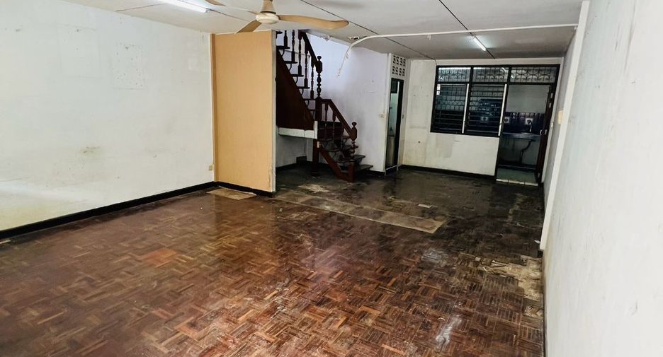 Casa adosada en venta de 3 habitaciones en Mueang Nonthaburi, Nonthaburi