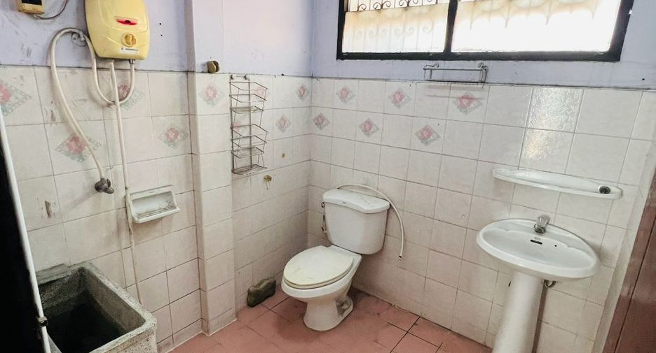 Casa adosada en venta de 3 habitaciones en Mueang Nonthaburi, Nonthaburi