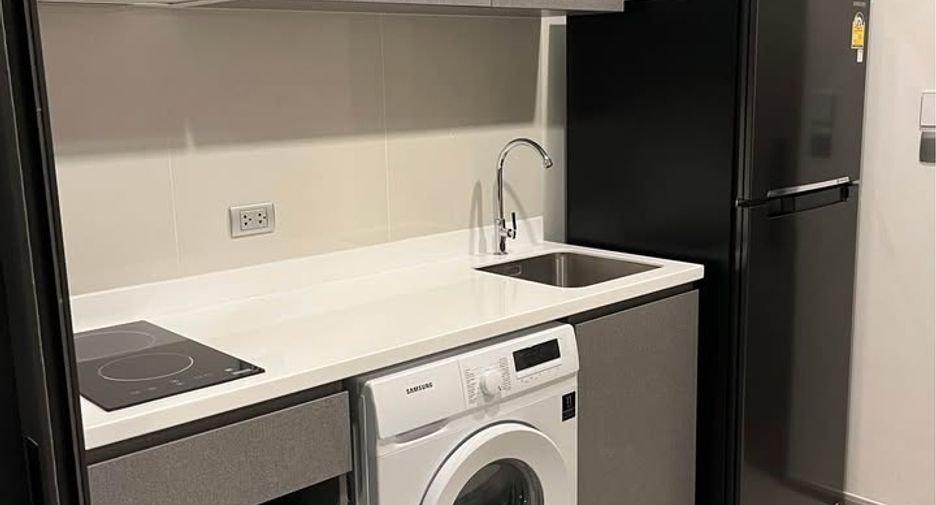 Wohnung zur Miete mit 1 Zimmer in Huai Khwang, Bangkok
