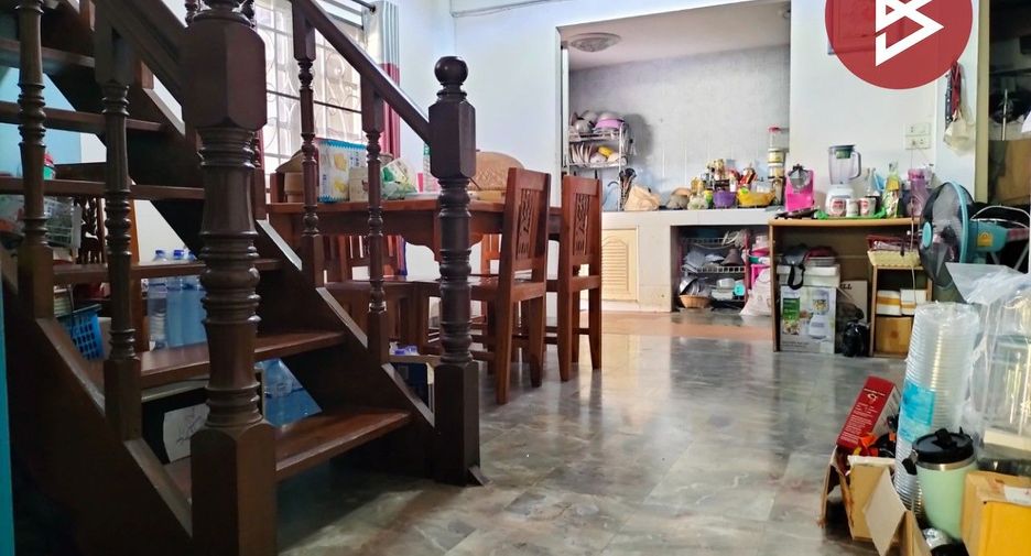 出售 3 卧室 独立屋 在 Mueang Pathum Thani, Pathum Thani
