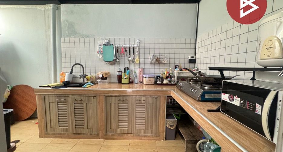For sale 4 bedrooms townhouse in Bang Phli, Samut Prakan