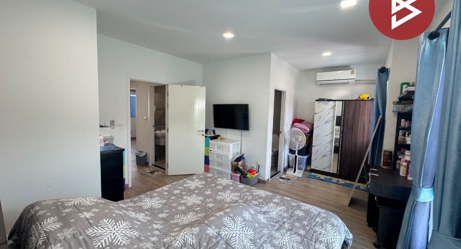 For sale 4 bedrooms townhouse in Bang Phli, Samut Prakan