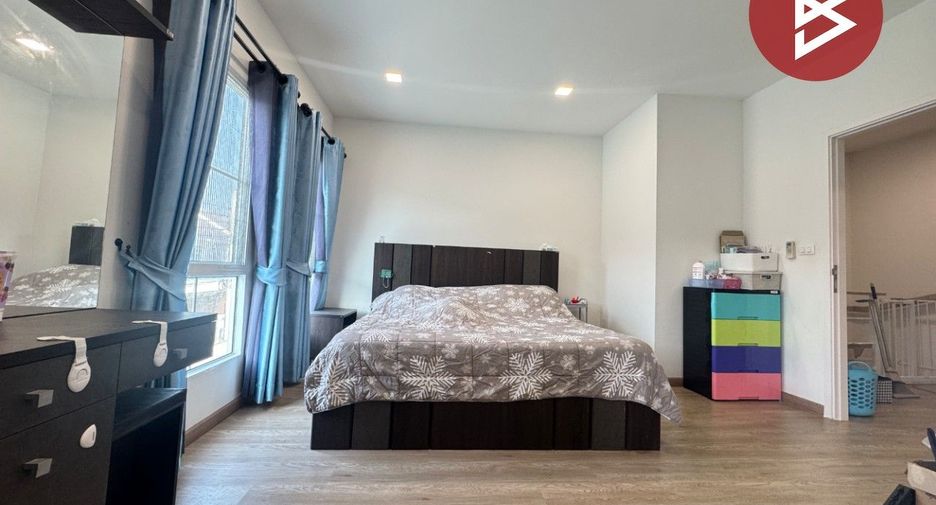 For sale 4 bedrooms townhouse in Bang Phli, Samut Prakan