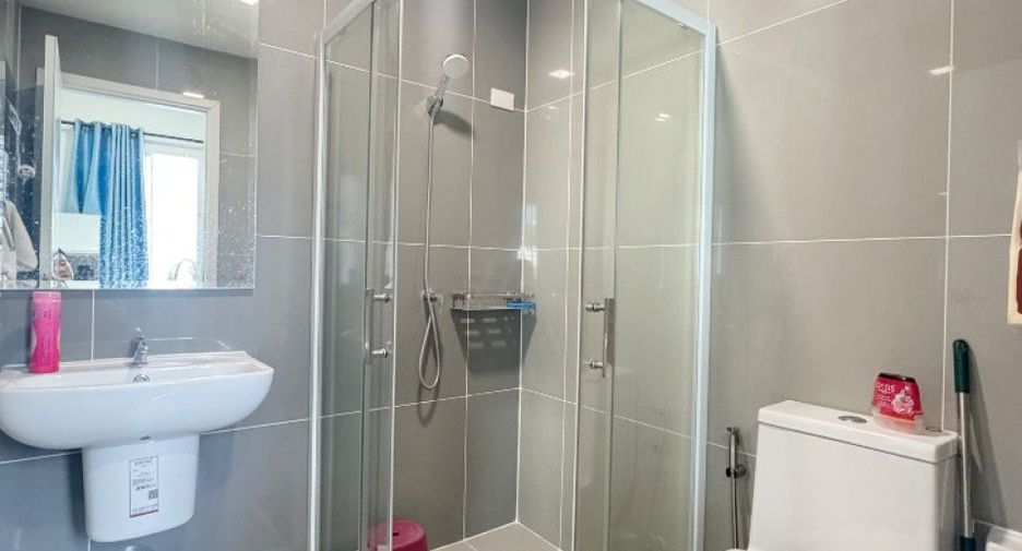 For sale 4 bedrooms townhouse in Bang Phli, Samut Prakan