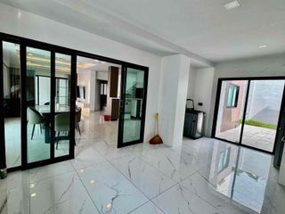 Villa zur Miete mit 5 Zimmer in Bang Lamung, Chonburi