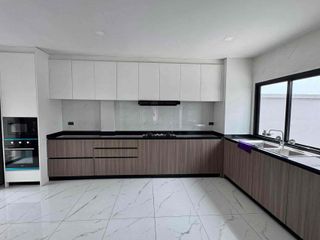 Villa zur Miete mit 5 Zimmer in Bang Lamung, Chonburi