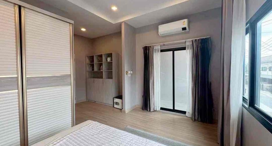For sale 3 bedrooms townhouse in Bang Lamung, Chonburi