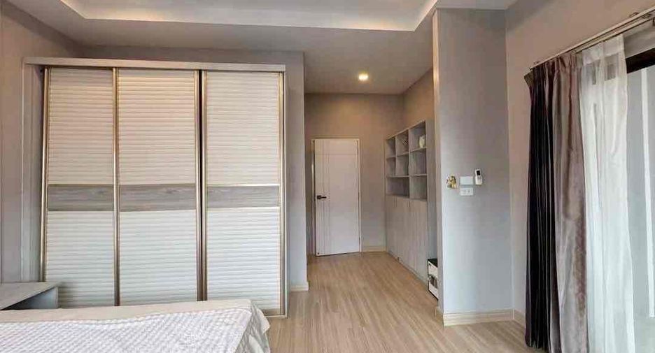 For sale 3 bedrooms townhouse in Bang Lamung, Chonburi