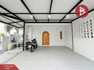 À vendre 2 chambres maison de ville à Bang Sao Thong, Samut Prakan
