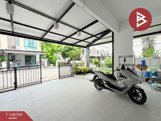 À vendre 2 chambres maison de ville à Bang Sao Thong, Samut Prakan